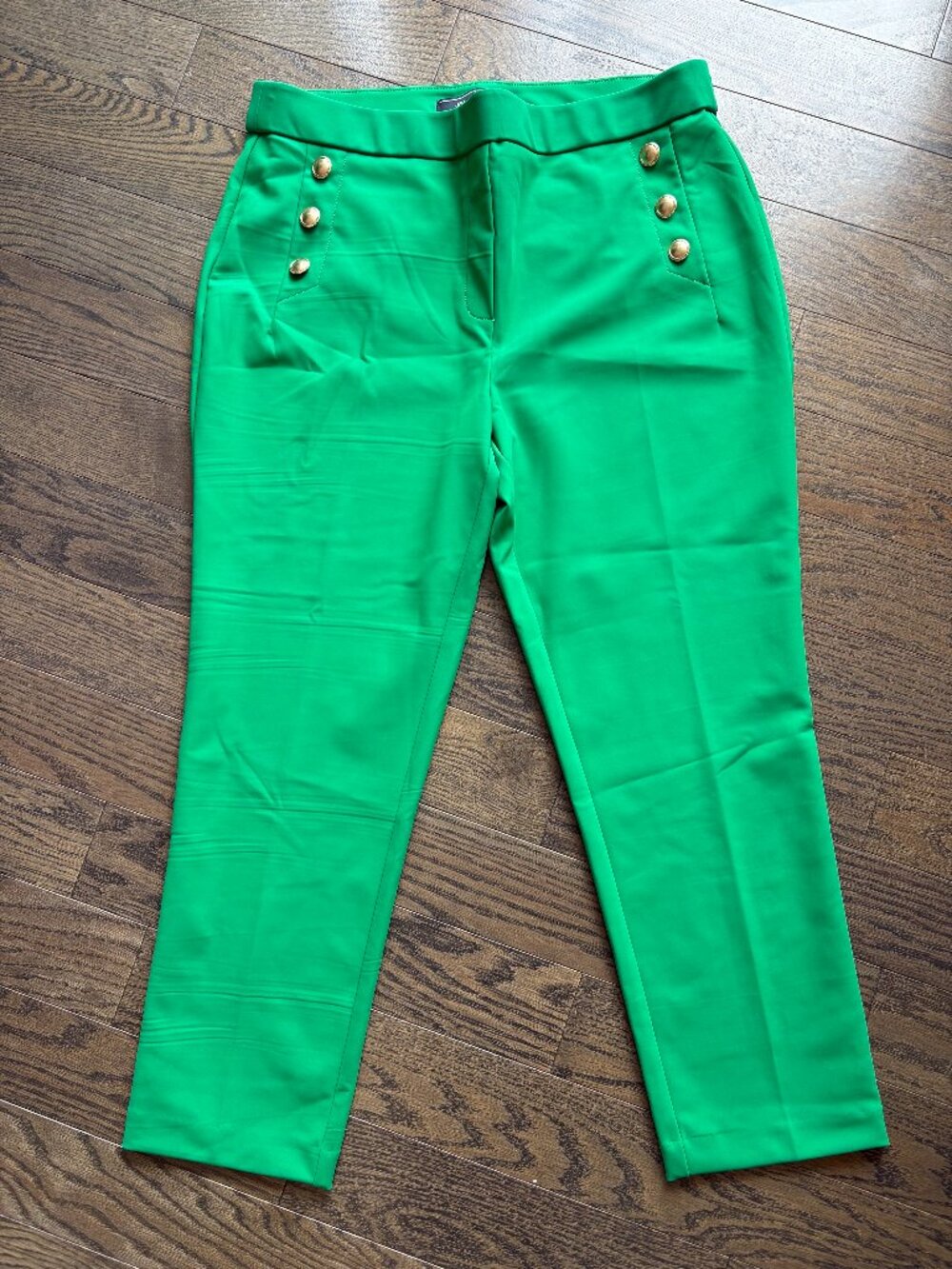 Green Cropped Pants